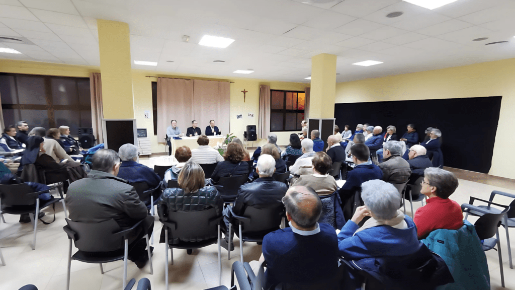 Caminar con alegría. Reunión en los salones parroquiales de San José, obrero