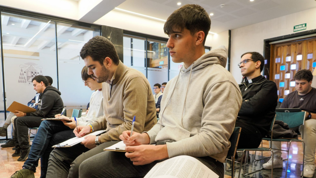 Víctor y Antonio, seminaristas de Segovia en el encuentro de Iglesia en Castilla