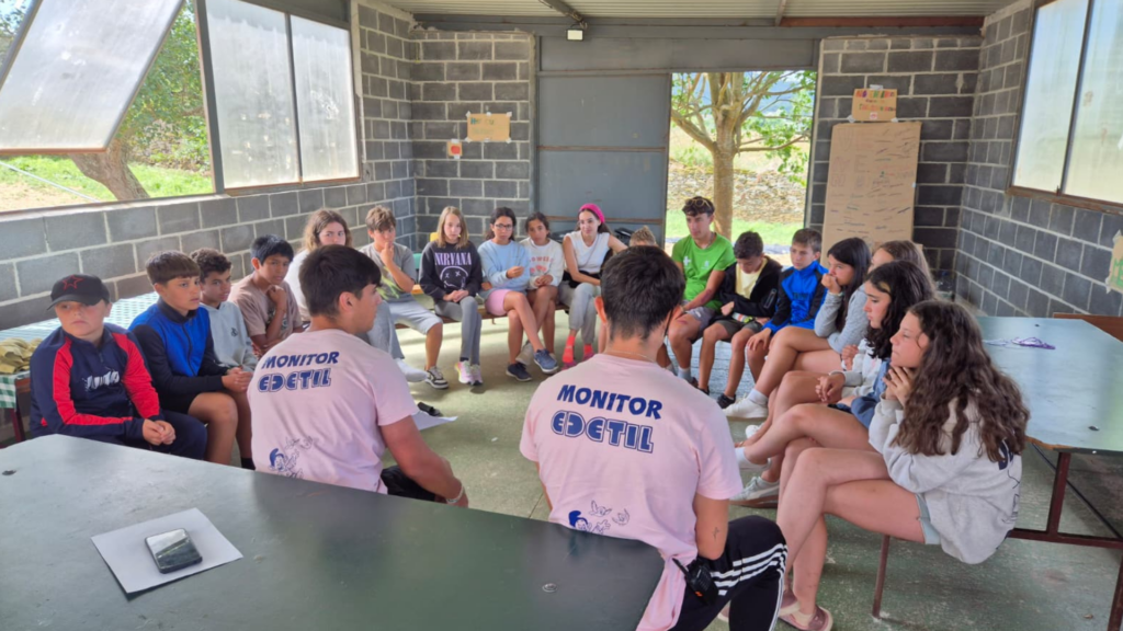 Campamento de verano edetil